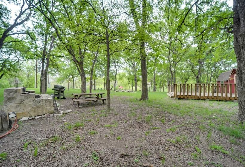 Winery Cabin In Fredericksburg W/ Wraparound Deck!