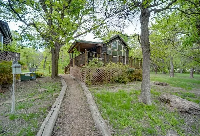 Winery Cabin In Fredericksburg W/ Wraparound Deck!
