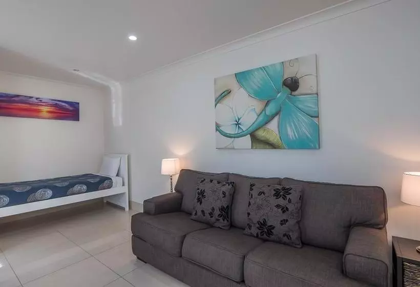 Bilinga Beach Motel