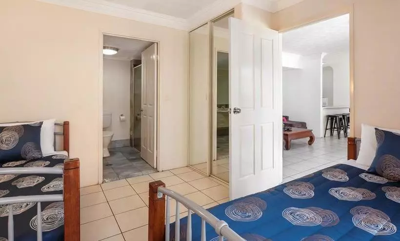 Bilinga Beach Motel