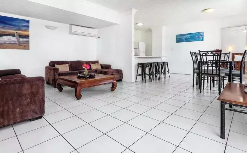Bilinga Beach Motel