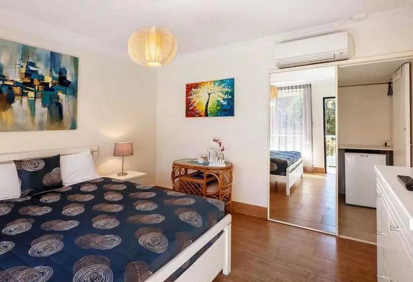 Bilinga Beach Motel