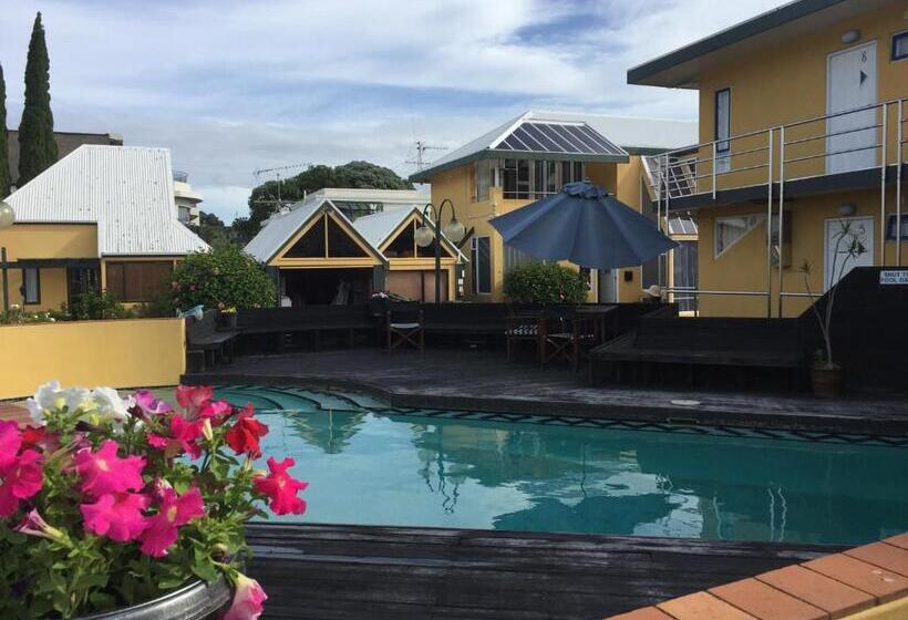 Bucklands Beach Waterfront Motel