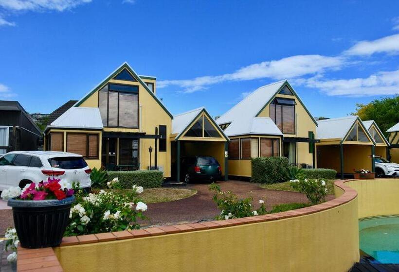 Bucklands Beach Waterfront Motel