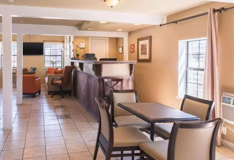 ホテル 1st Interstate Inn Montrose