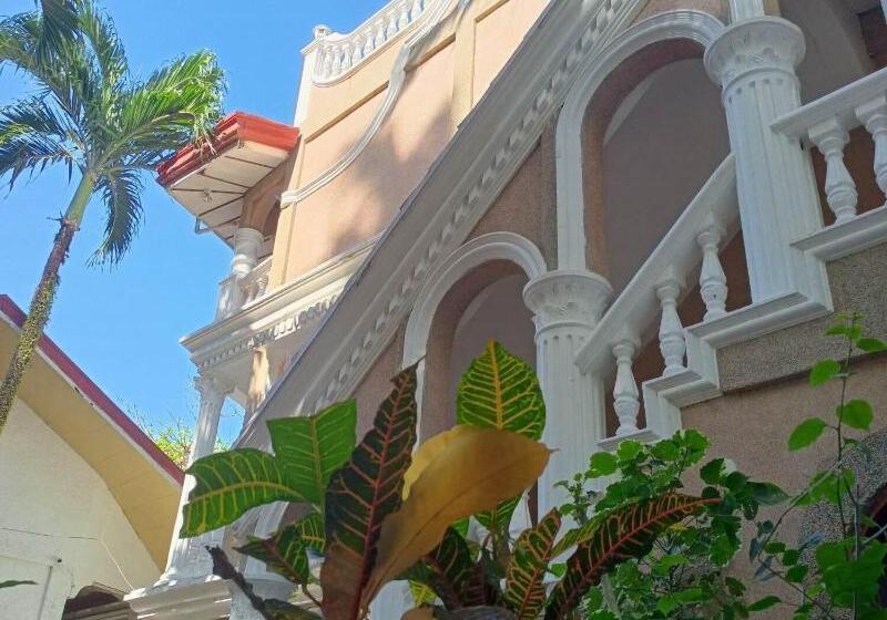 فندق Blue Crystal Beach Resort