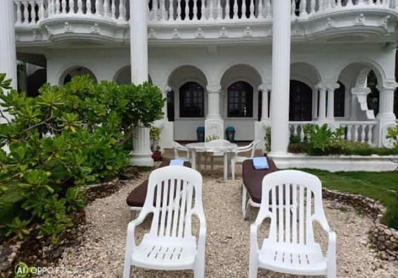 فندق Blue Crystal Beach Resort