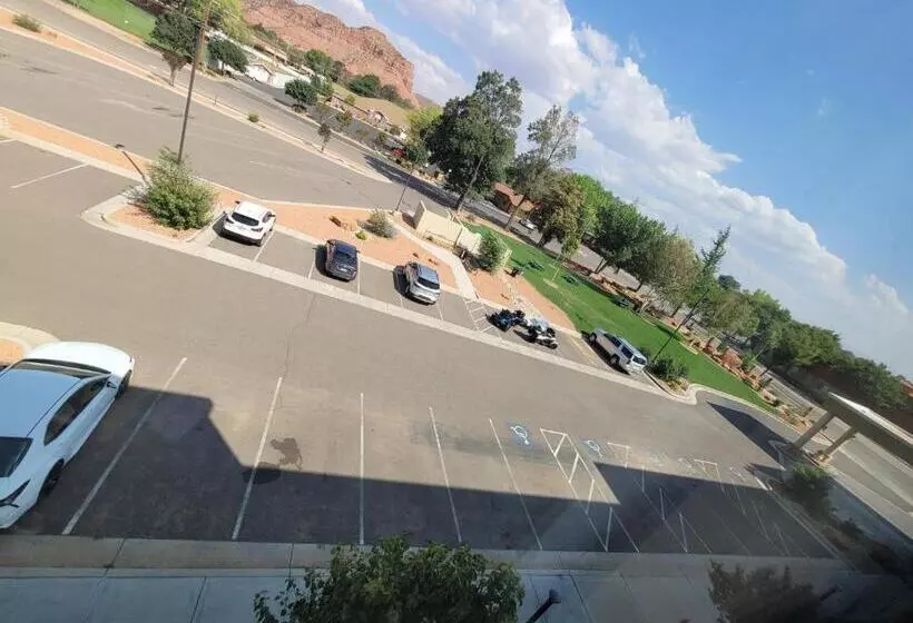 ホテル Comfort Suites Kanab National Park Area