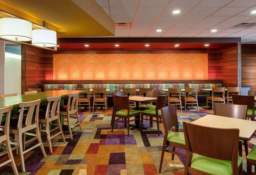 فندق Fairfield Inn & Suites By Marriott Lincoln Southeast