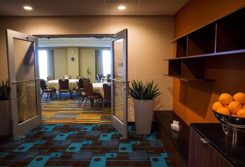 فندق Fairfield Inn & Suites By Marriott Lincoln Southeast