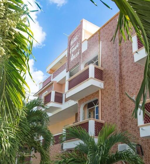 فندق Francis Arlene Adults Only