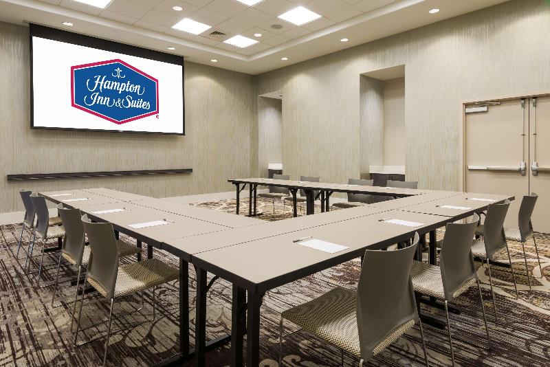 هتل Hampton Inn & Suites Tampa Airport Avion Park Westshore