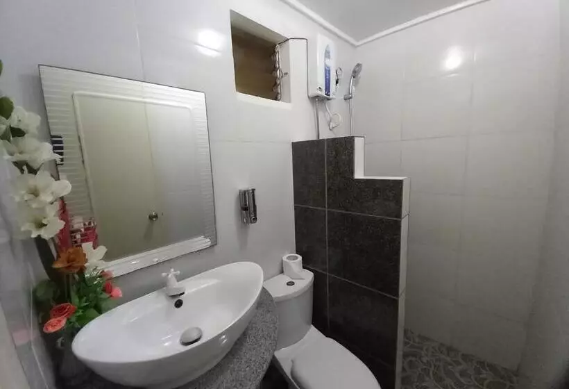 ホテル Malapascua Garden Resort