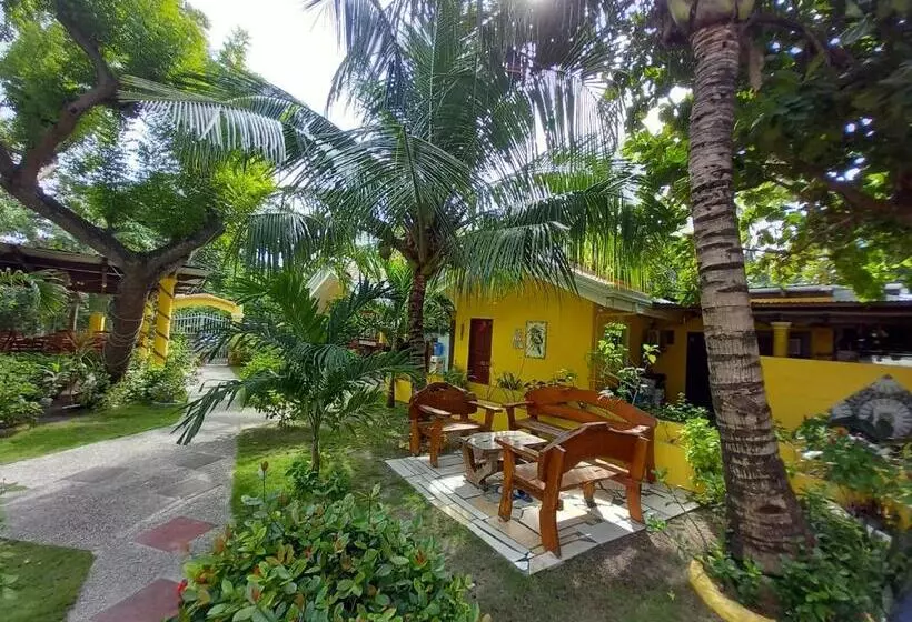 ホテル Malapascua Garden Resort