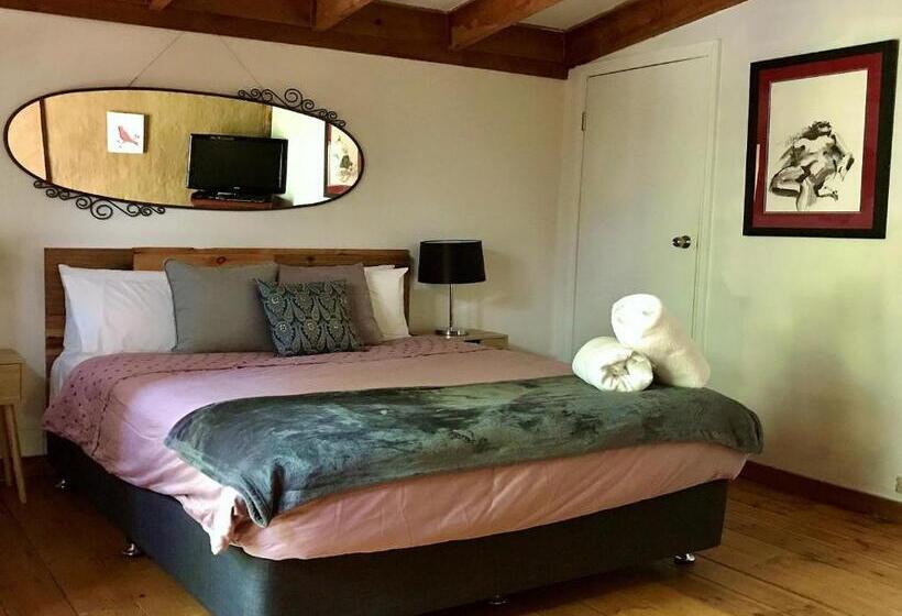 בית מלון כפרי Sutton Spring Art Retreats