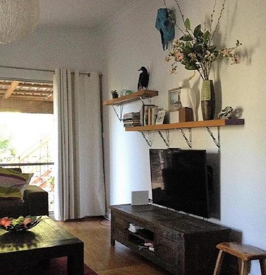 בית מלון כפרי Sutton Spring Art Retreats