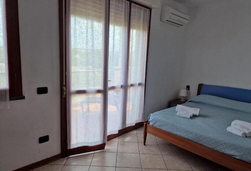 هتل Villa La Cavaliera