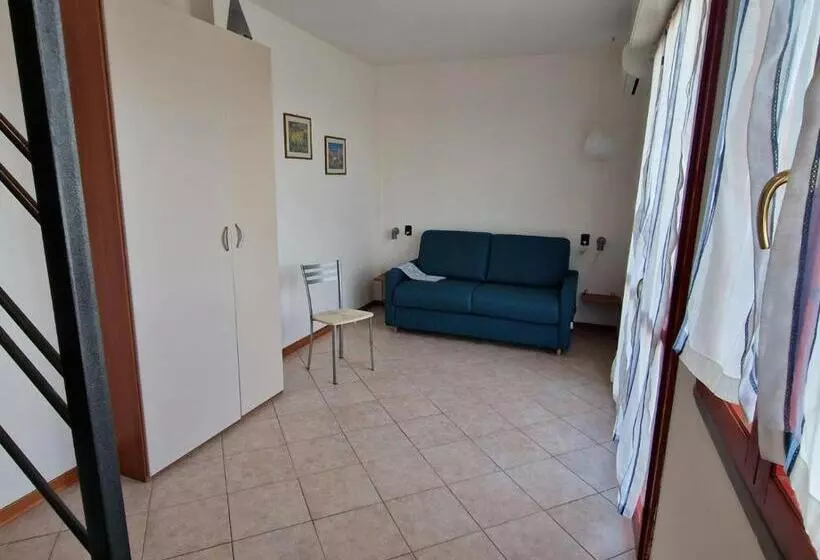 هتل Villa La Cavaliera