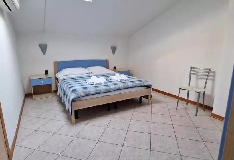 هتل Villa La Cavaliera