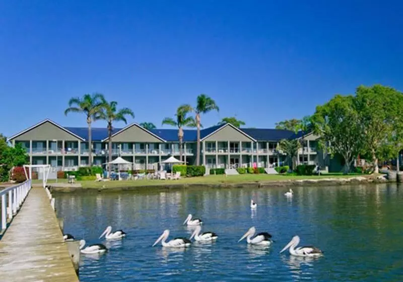 Moby Dick Waterfront Resort Motel