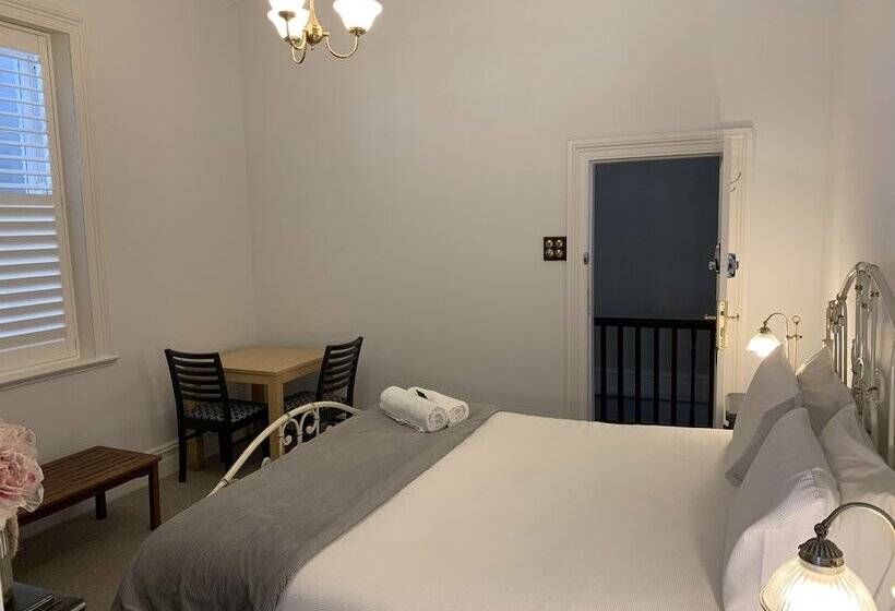 פנסיון Arundel S Boutique Accommodation