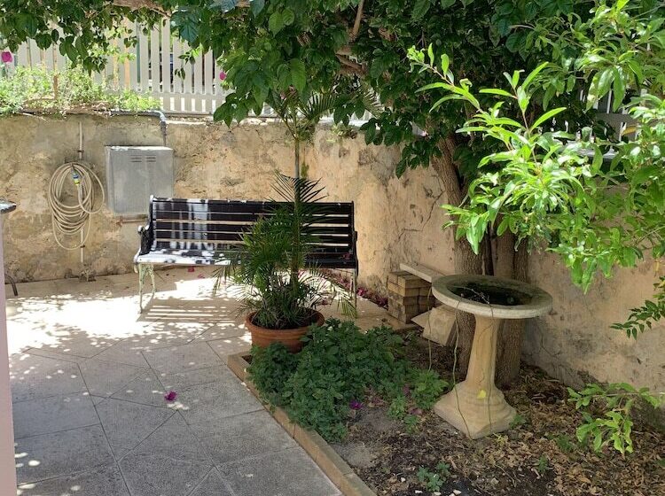 פנסיון Arundel S Boutique Accommodation