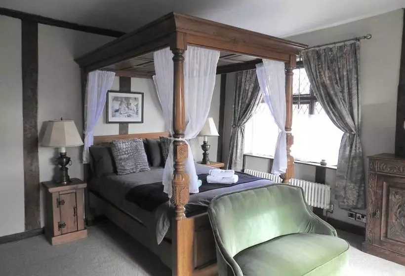 Taylour House   Edenbridge, Sleeps 10, Historic, Unique Yet Modern