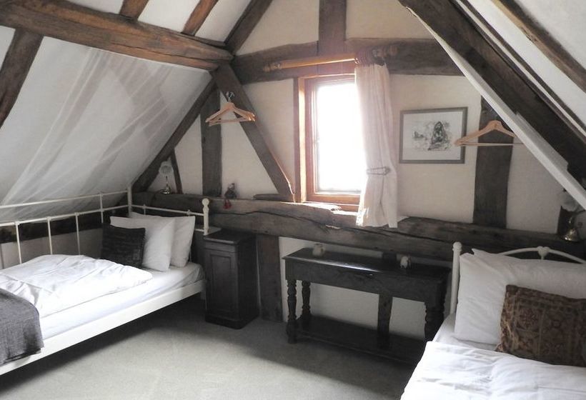 Taylour House   Edenbridge, Sleeps 10, Historic, Unique Yet Modern