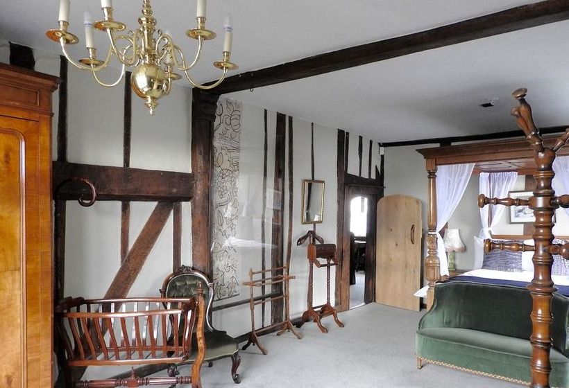 Taylour House   Edenbridge, Sleeps 10, Historic, Unique Yet Modern