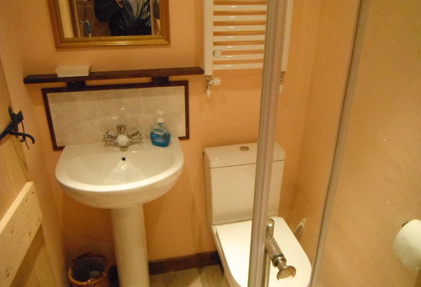 Taylour House   Edenbridge, Sleeps 10, Historic, Unique Yet Modern