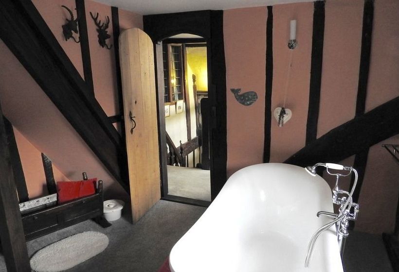 Taylour House   Edenbridge, Sleeps 10, Historic, Unique Yet Modern