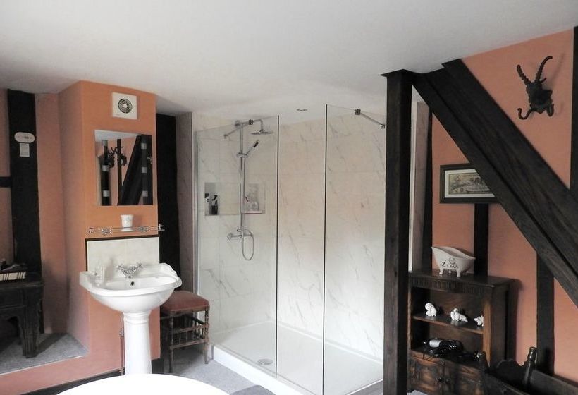 Taylour House   Edenbridge, Sleeps 10, Historic, Unique Yet Modern