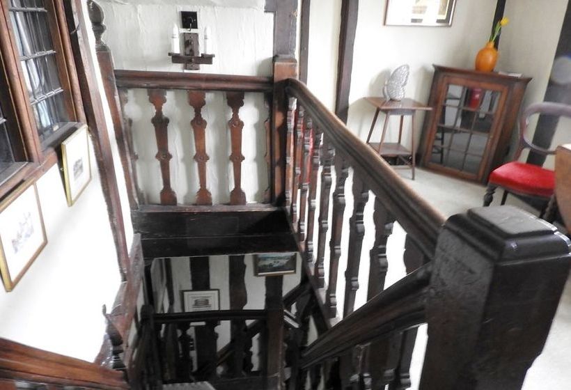 Taylour House   Edenbridge, Sleeps 10, Historic, Unique Yet Modern