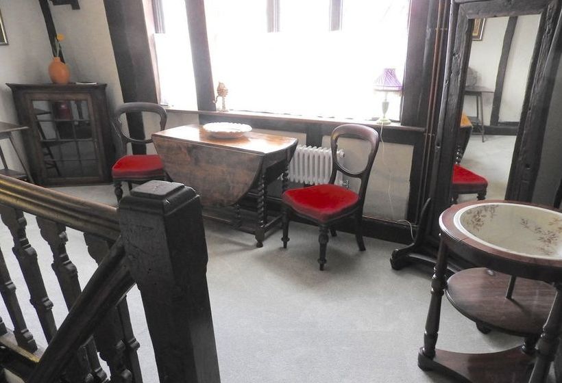 Taylour House   Edenbridge, Sleeps 10, Historic, Unique Yet Modern