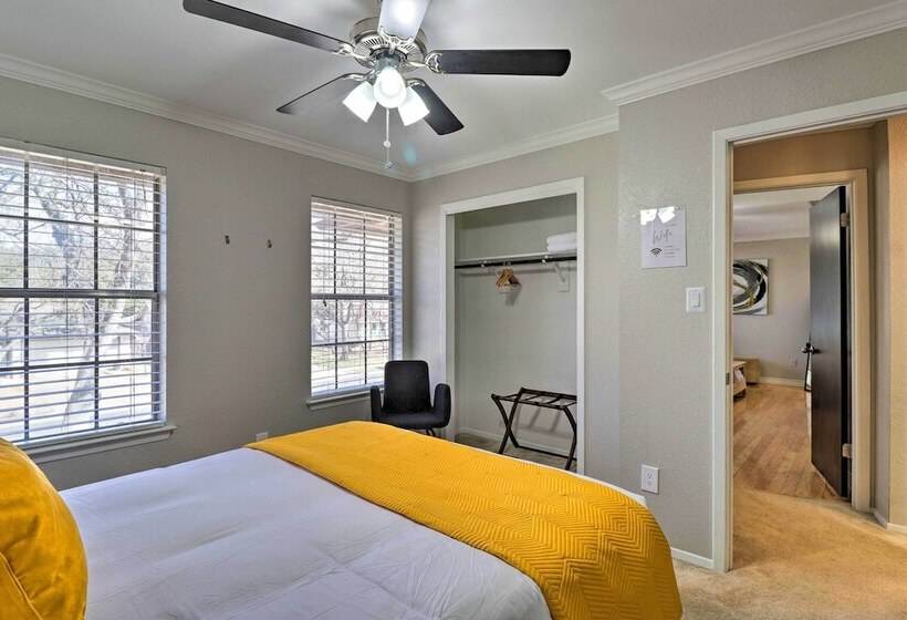 Austin Abode W/ Deck & Grill   15 Mi To Dtwn!