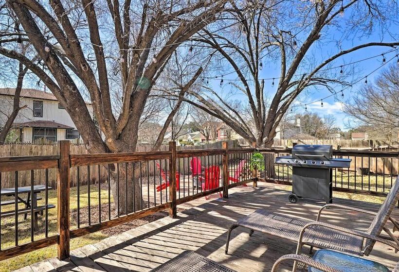 Austin Abode W/ Deck & Grill   15 Mi To Dtwn!