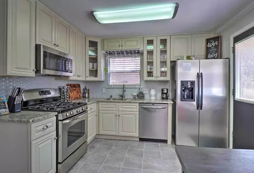Austin Abode W/ Deck & Grill 15 Mi To Dtwn!