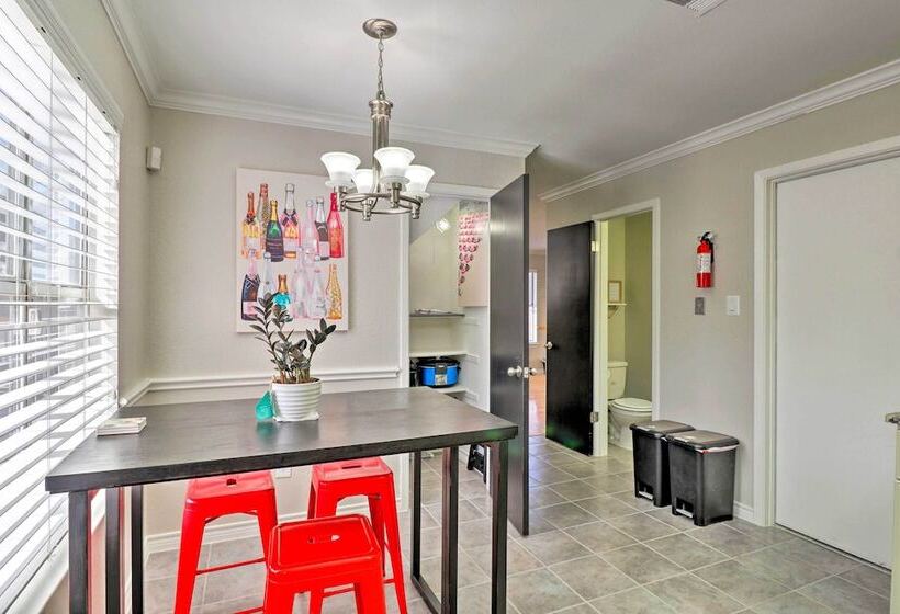 Austin Abode W/ Deck & Grill   15 Mi To Dtwn!