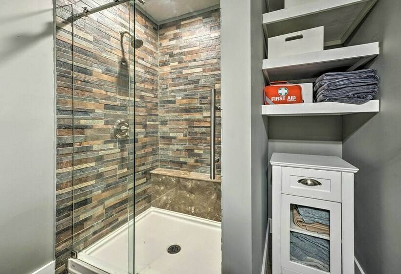 Bright Ludington Home < 1 Mi To Hamlin Lake