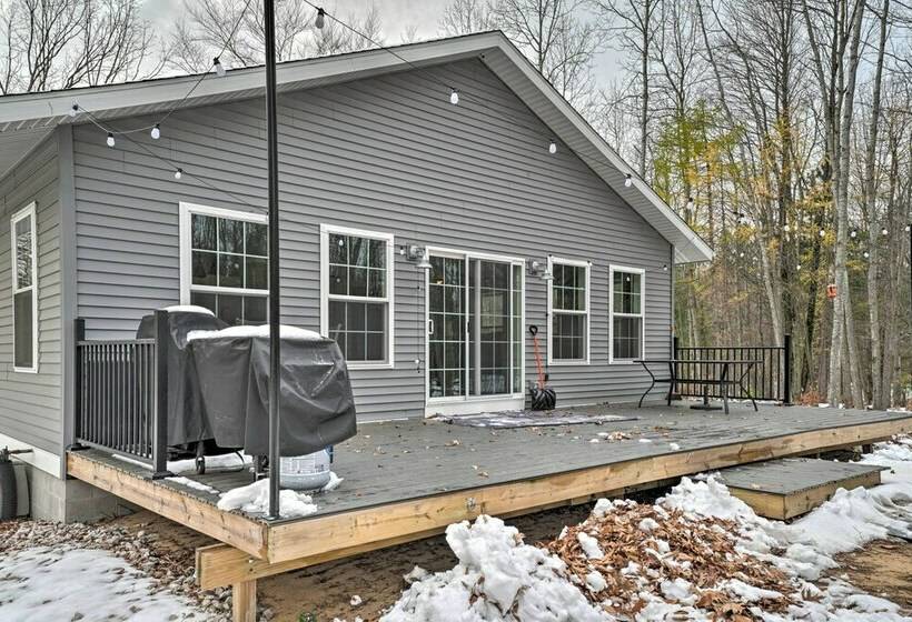Bright Ludington Home < 1 Mi To Hamlin Lake
