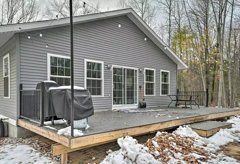 Bright Ludington Home < 1 Mi To Hamlin Lake