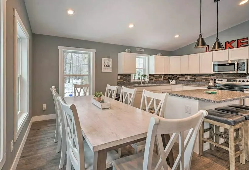 Bright Ludington Home < 1 Mi To Hamlin Lake