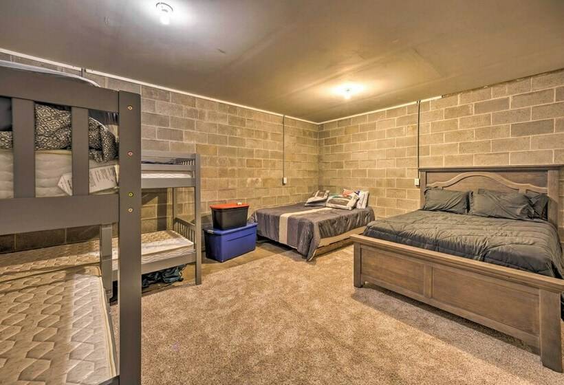 Bright Ludington Home < 1 Mi To Hamlin Lake