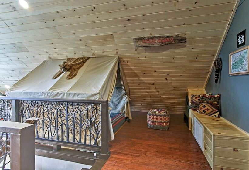 Camp Themed Sevierville Cabin W/ Hot Tub + Teepee!