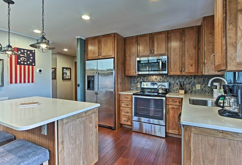 Camp Themed Sevierville Cabin W/ Hot Tub + Teepee!