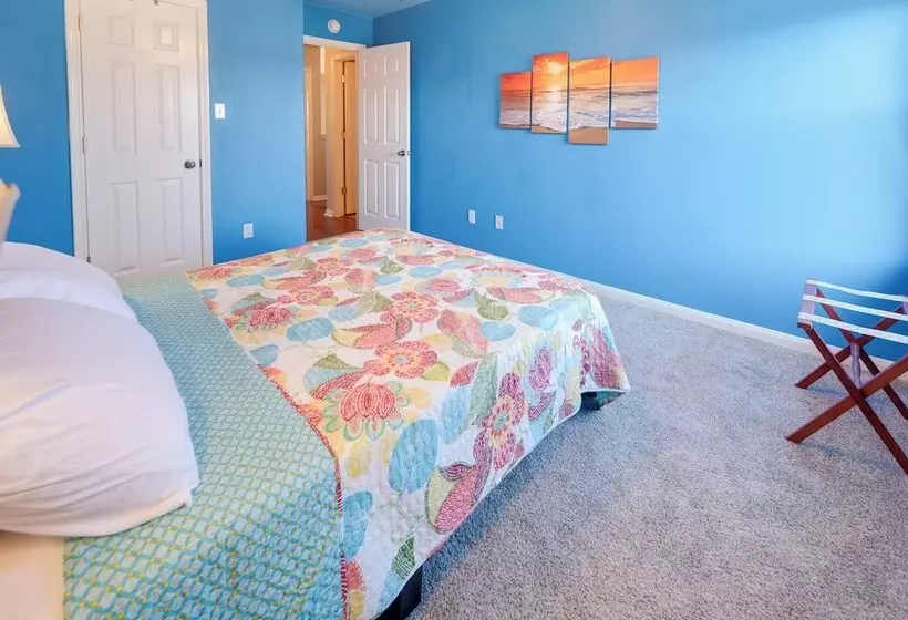 Centrally Located Kyle Home: Walk To Pool & Park!