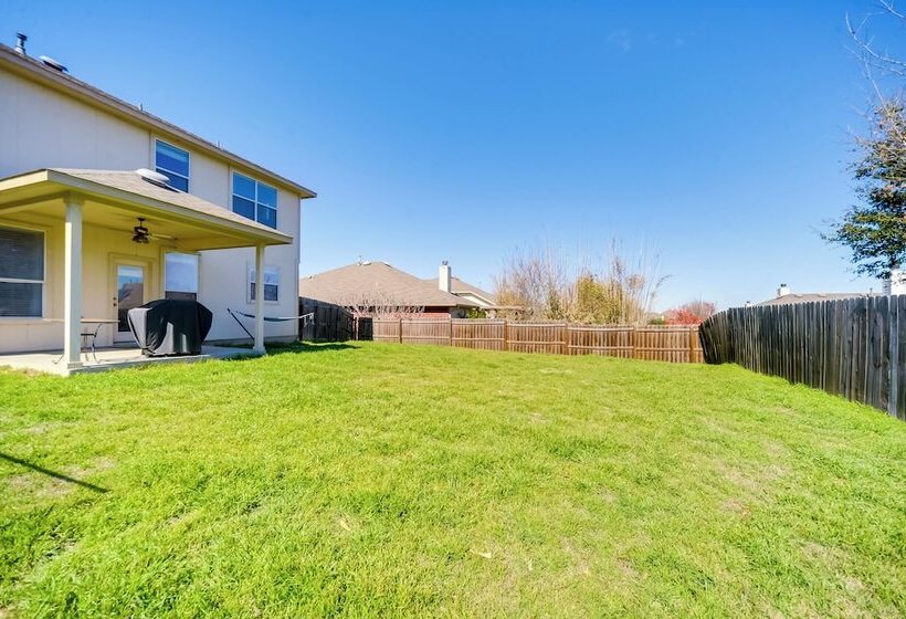 Centrally Located Kyle Home: Walk To Pool & Park!