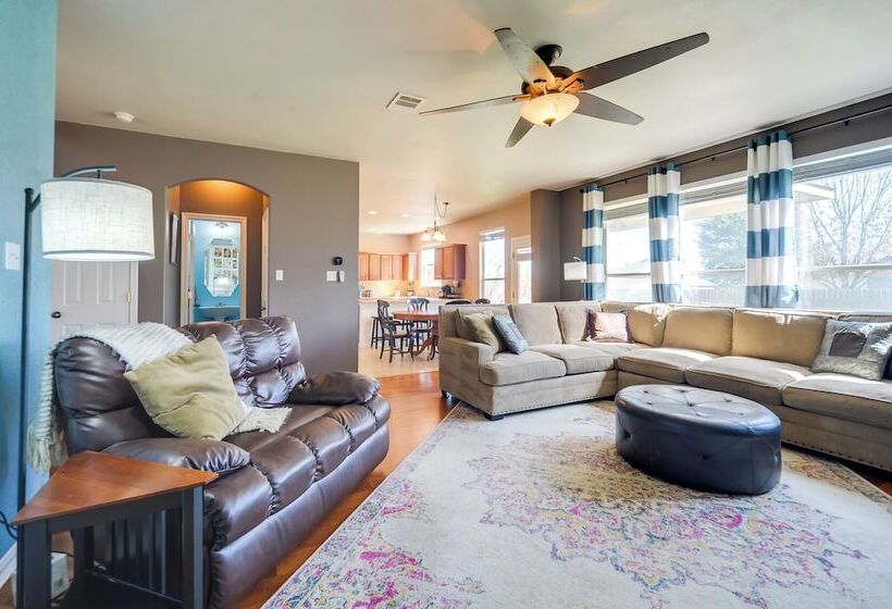 Centrally Located Kyle Home: Walk To Pool & Park!