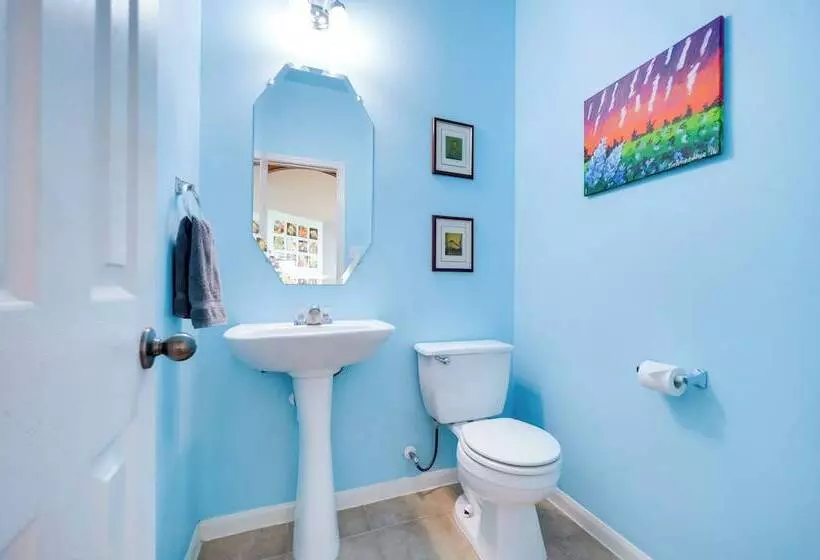 Centrally Located Kyle Home: Walk To Pool & Park!