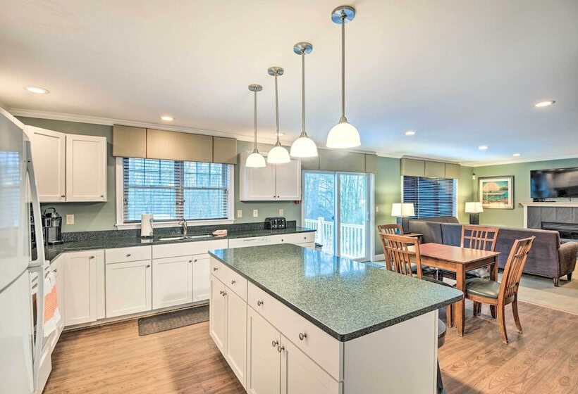 North Conway Home ~ 2 Mi To Cranmore Mountain!